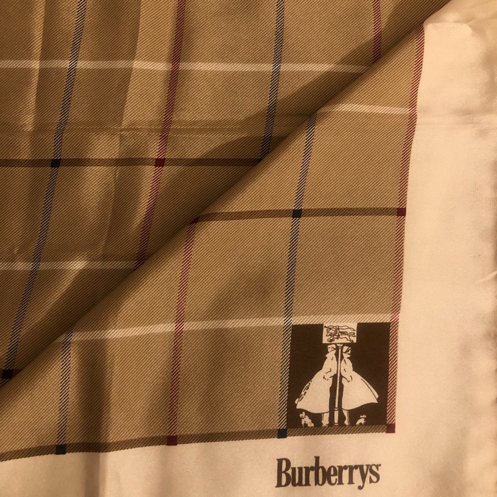Burberrys Scarf
